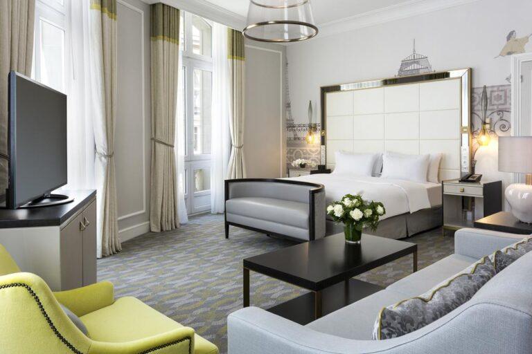 hilton-paris-opera-1lieu1salle-restaurant-hotel-chambres.jpg