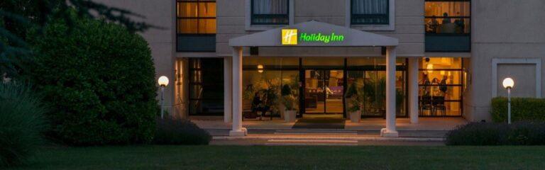 holiday-inn-calais-coquelles-olevene-hotel-restaurant-exterieur-nuit.jpg