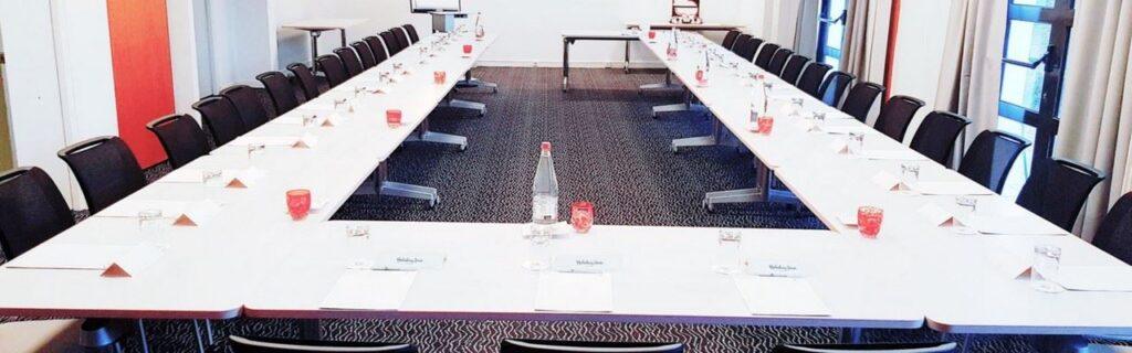 holiday-inn-calais-coquelles-olevene-hotel-restaurant-reunion.jpg