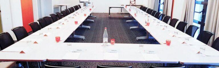 holiday-inn-calais-coquelles-olevene-hotel-restaurant-reunion.jpg