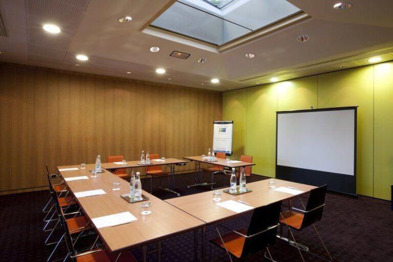 holiday-inn-express-paris-canal-de-la-villette-1lieu1salle-evenement.jpg