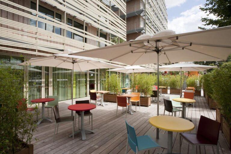holiday-inn-express-paris-canal-de-la-villette-1lieu1salle-terrasse.jpg