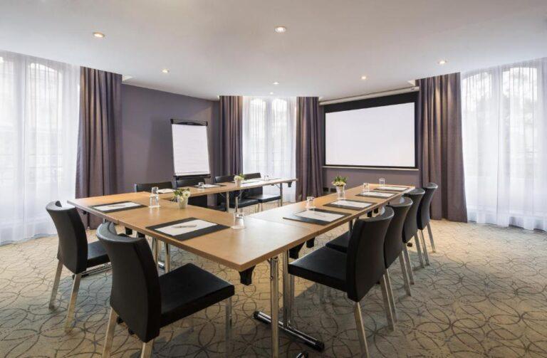 holiday-inn-paris-gare-de-l-est-olevene-restaurant-hotel-salle-conference.jpg