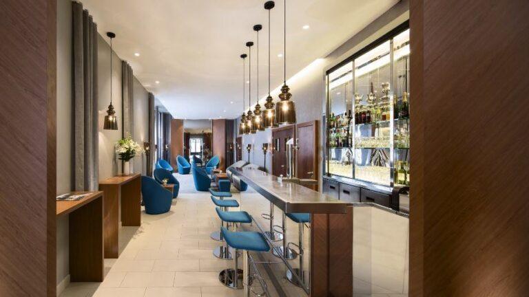 holiday_inn_paris_gare_de_lest_bar_2.jpg