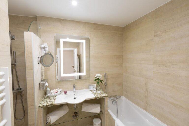 hostellerie-la-briqueterie-hotel-1lieu1salle-conferences.jpg