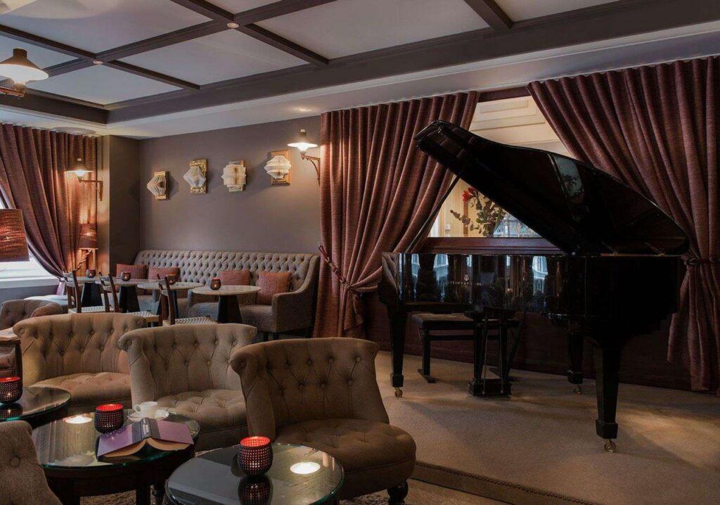 hotel-aubusson-1lieu1salle-hotel-piano-bar.jpg