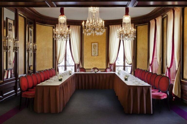 hotel-barriere-le-Fouquets-1lieu1salle-hotel-restaurant-salle-en-u.jpg