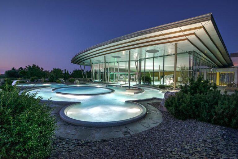 hotel-barriere-ribeauville-1lieu1salle-piscine.jpg