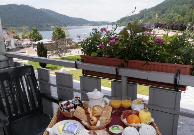 hotel-beau-rivage-1lieu1salle-balcon.jpg
