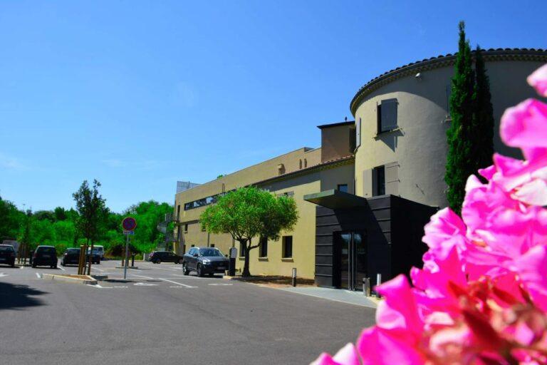 hotel-best-western-clos-syrah-valence-1lieu1salle-accueil-seminaire.jpg
