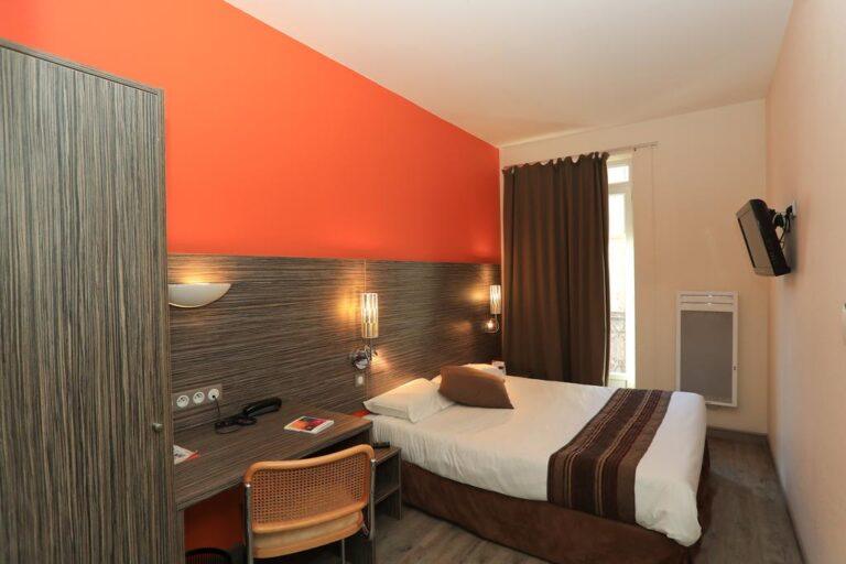 hotel-bristol-1lieu1salle-reunion-evenements-chambre.jpg
