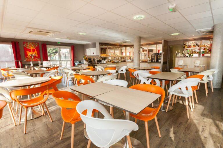 hotel-clermont-estaing-1lieu1salle-hotel-restaurant-restauration.jpg