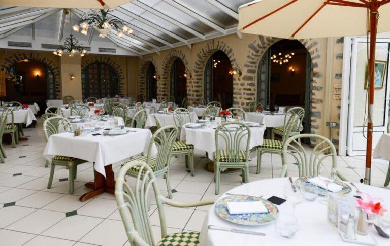hotel-du-commerce-1lieu1salle-hote-restaurant-conference.jpg