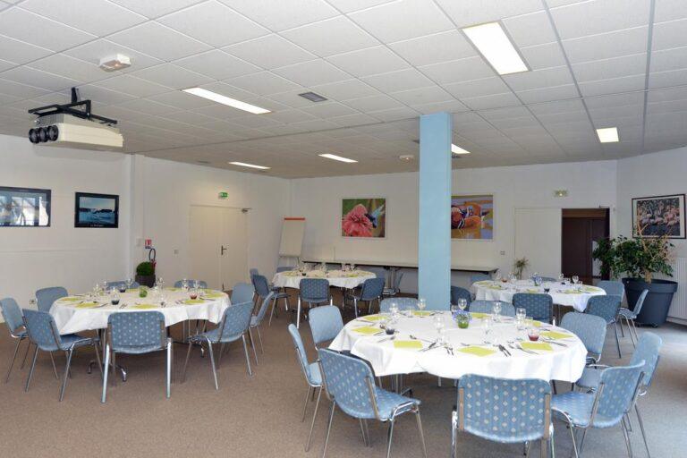 hotel-du-golf-de-saint-laurent-1lieu1salle-conference-salle.jpg