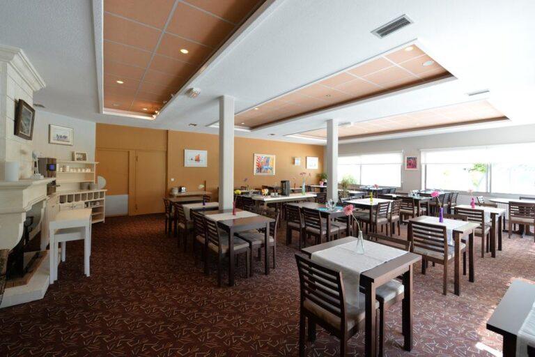 hotel-du-golf-de-saint-laurent-1lieu1salle-seminaire.jpg