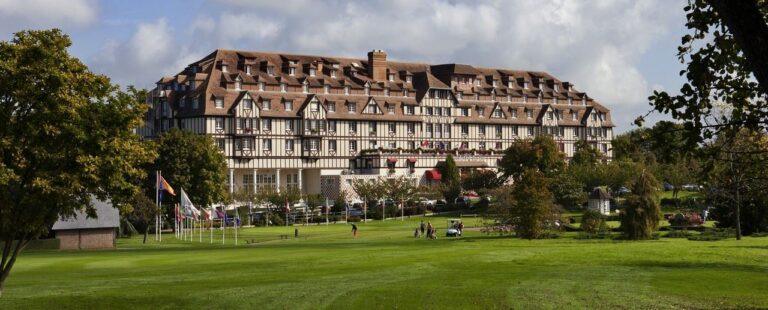 hotel-golf-barriere-1lieu1salle-reunion-exterieur.jpg