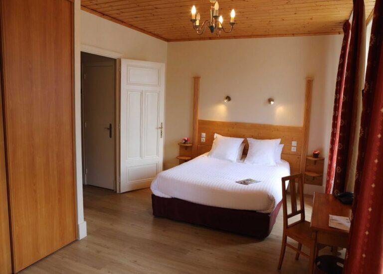 hotel-grand-paris-chambre-lit-double-1lieu1salle.jpg