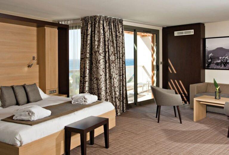 hotel-ile-rousse-bandol-seminaire-1lieu1salle-hôtem.jpg