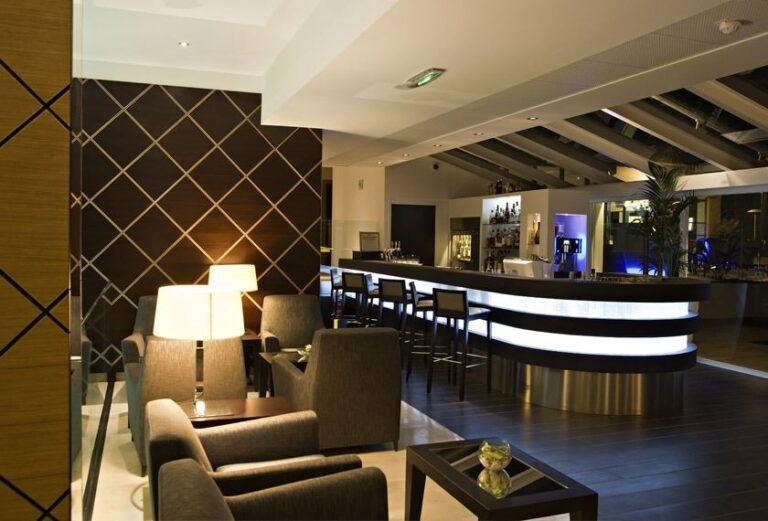 hotel-ile-rousse-bandol-seminaire-1lieu1salle-interieur.jpg