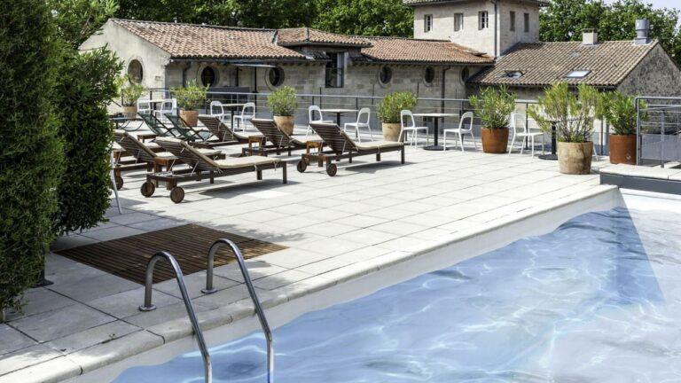 hotel-le-cloitre-saint-louis-1lieu1salle-piscine2.jpg