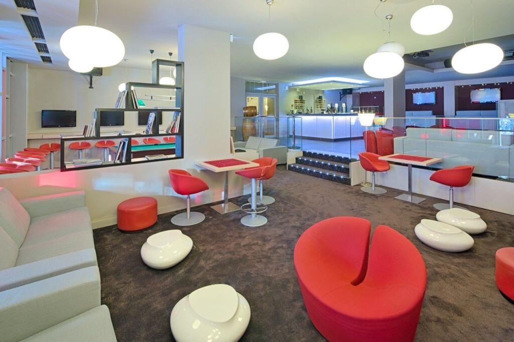 hotel-le-golf-1lieu1salle-reunion-salon.jpg