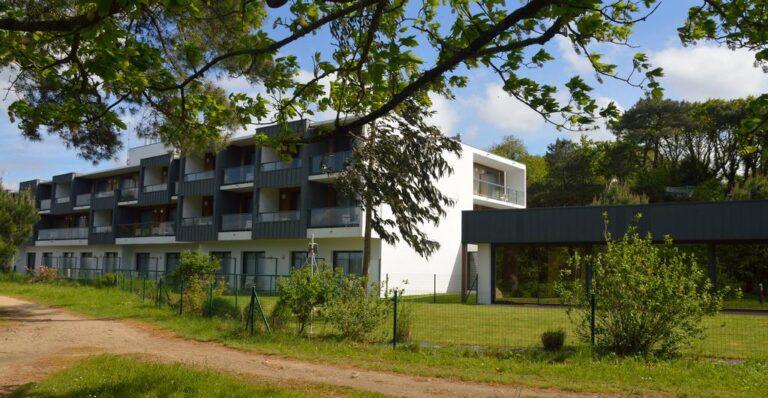 hotel-les-rives-du-ter-1lieu1salle-hotel-restaurant-convention-exterieur.jpg