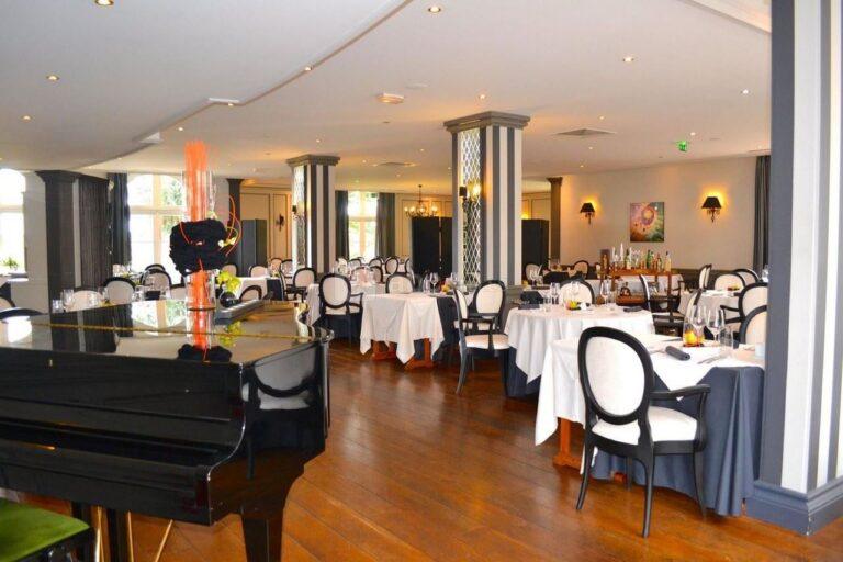 hotel-les-tuileries-1lieu1salle-salle.jpg