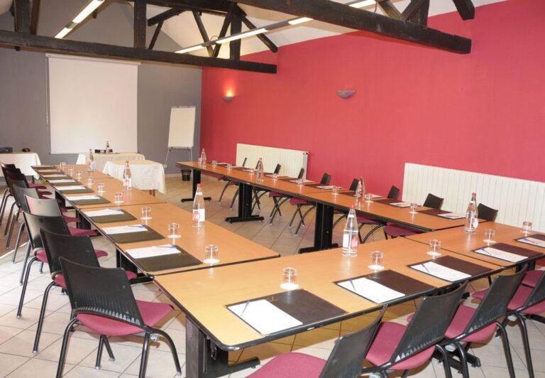 hotel-les-tuileries-1lieu1salle-seminaire.jpg