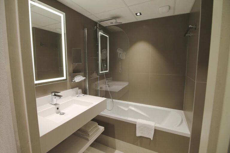 hotel-mercure-blois-1lieu1salle-restaurant-evenement-salle-de-bain.jpg