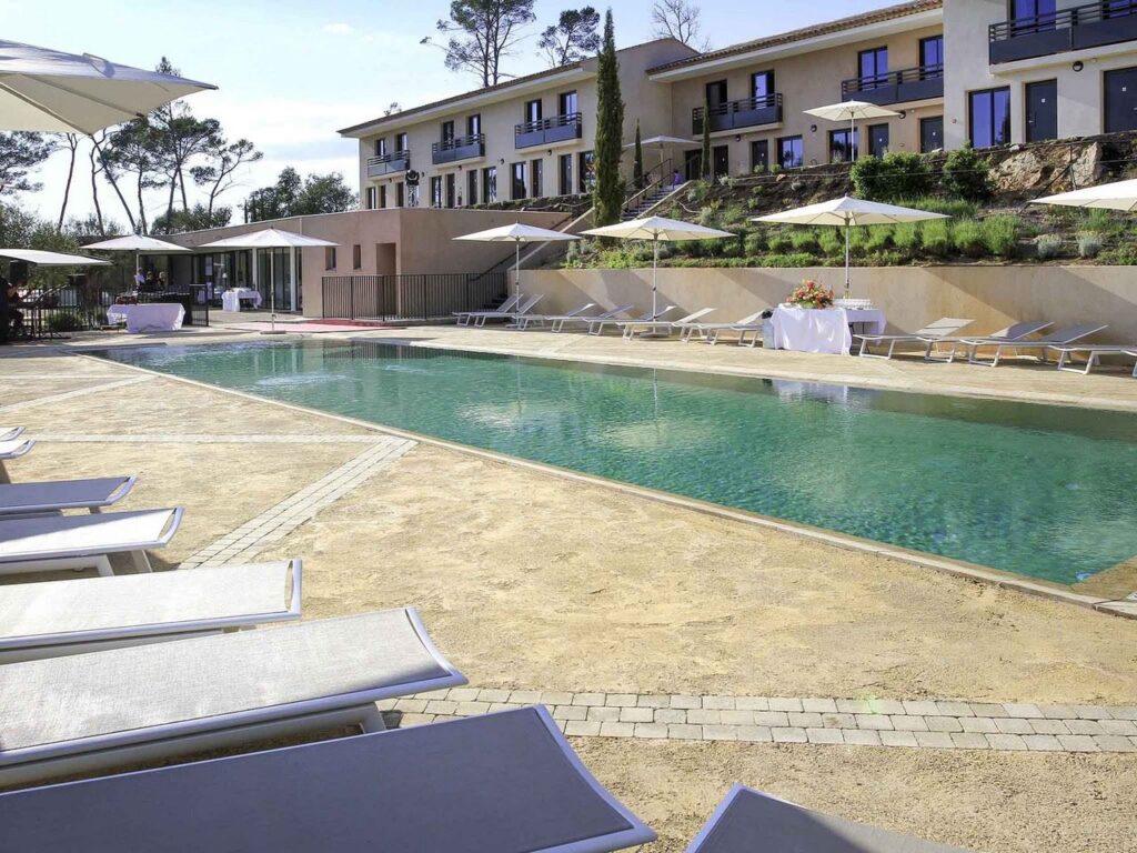 hotel-mercure-brignoles-golf-de-barbaroux-02.jpg