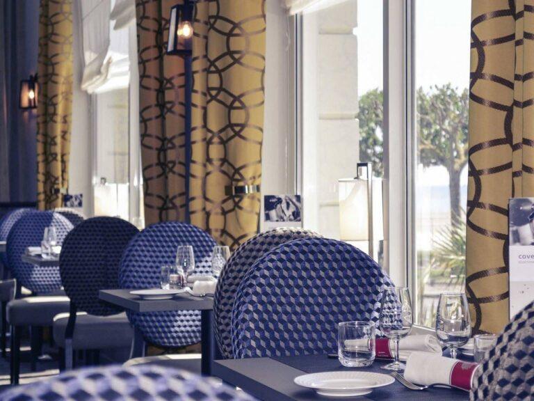 hotel-mercure-la-baule-majestic-1lieu1salle-restaurant.jpg