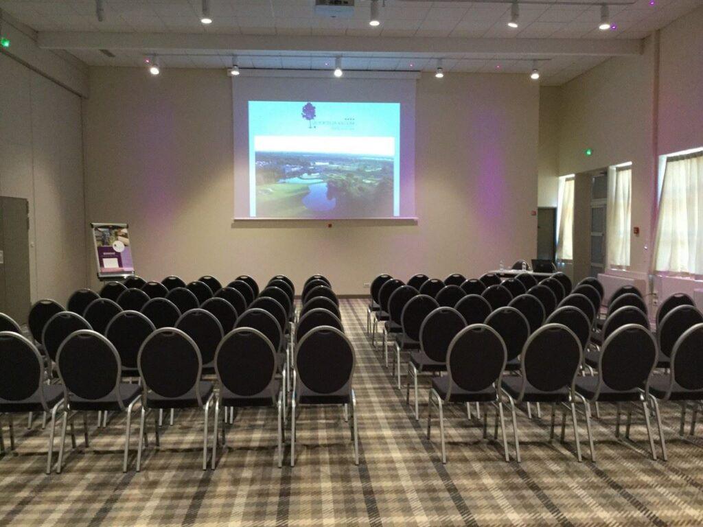 hotel-mercure-orleans-portes-de-sologne-1lieu1salle-hotel-restaurant-convention.jpg