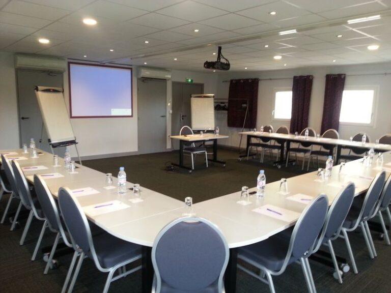 hotel-mercure-orleans-portes-de-sologne-1lieu1salle-hotel-restaurant-reunions.jpg