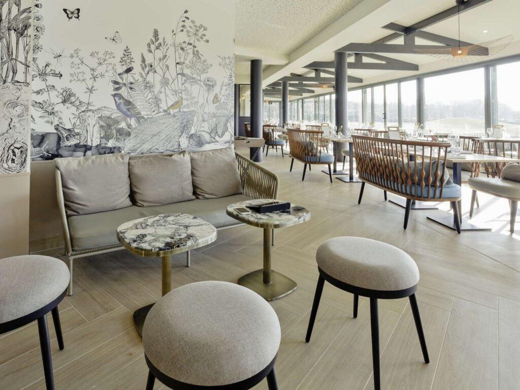hotel-mercure-orleans-portes-de-sologne-1lieu1salle-hotel-restaurant-salon.jpg