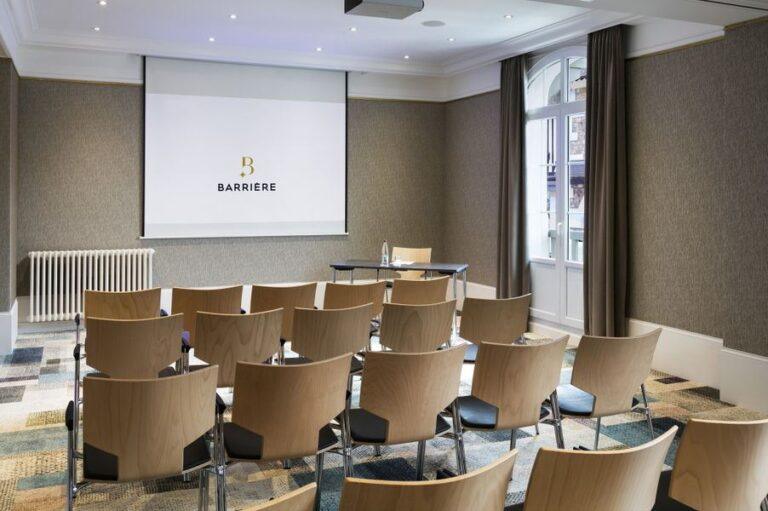 hotel-normandy-barriere-1lieu1salle-salle-de-conference.jpg