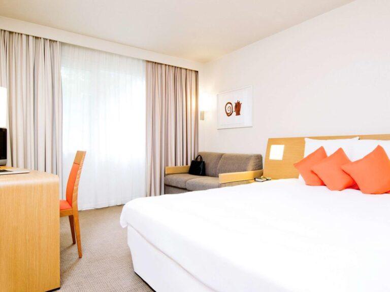 hotel-novotel-orleans-sud-la-source-1lieu1salle-hotel-restaurant-chambres.jpg