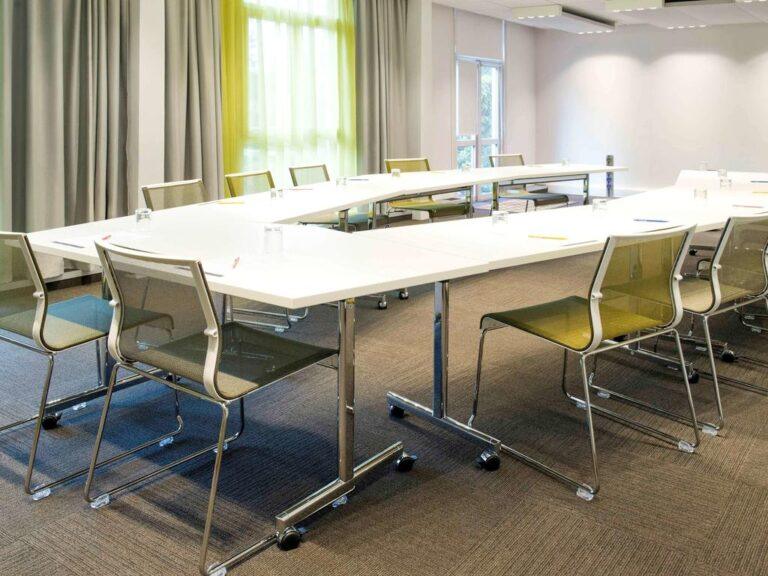 hotel-novotel-orleans-sud-la-source-1lieu1salle-hotel-restaurant-conference.jpg