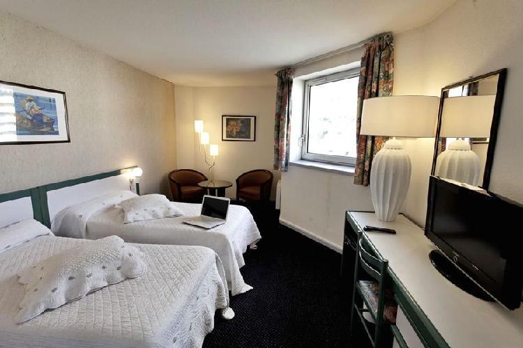 hotel-paradis-lourdes-1lieu1salle-restaurant-evenements-chambre.jpg