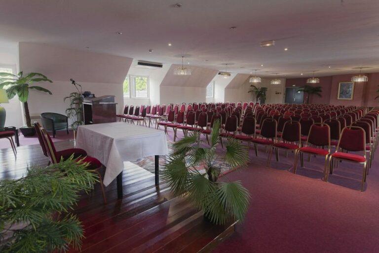 hotel-paradis-lourdes-1lieu1salle-restaurant-salle-de-seminaire.jpg