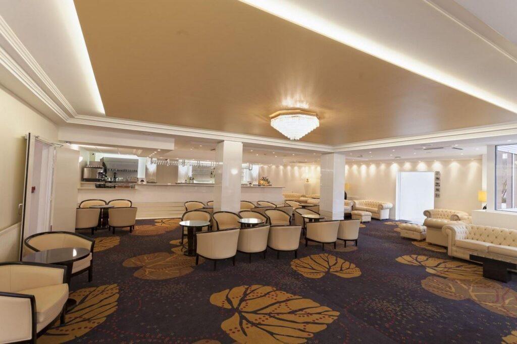 hotel-paradis-lourdes-1lieu1salle-restaurant-sallon-convention.jpg
