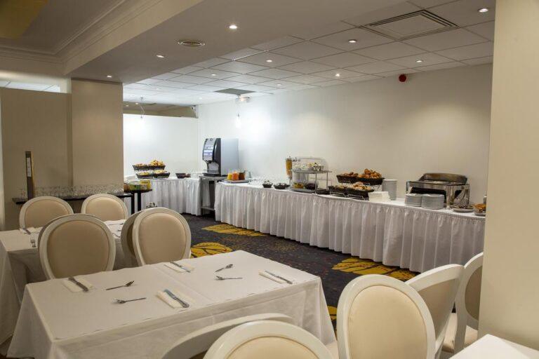 hotel-paradis-lourdes-1lieu1salle-restaurant-salon-convention.jpg
