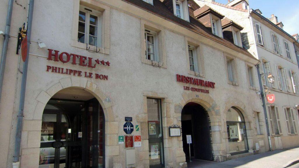 hotel-philippe-le-bon-1lieu1salle-batiment.jpg