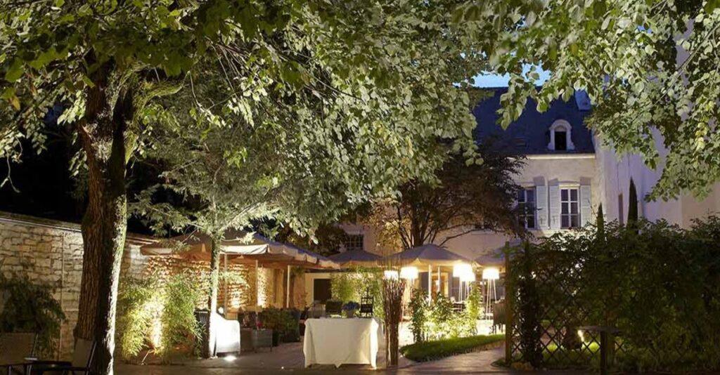 hotel-philippe-le-bon-1lieu1salle-jardin.jpg