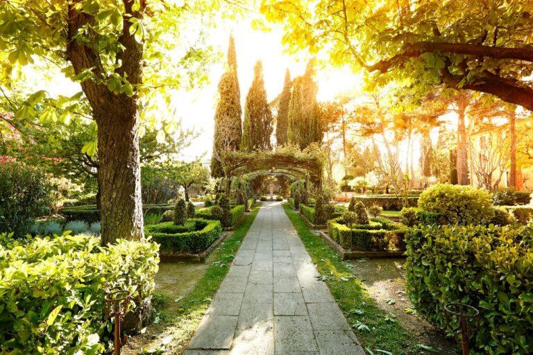hotel-pigonnet-1lieu1salle-conference-jardin.jpg