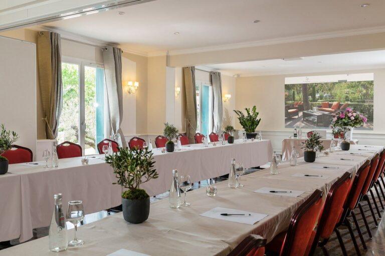 hotel-pigonnet-1lieu1salle-conference-restaurant.jpg