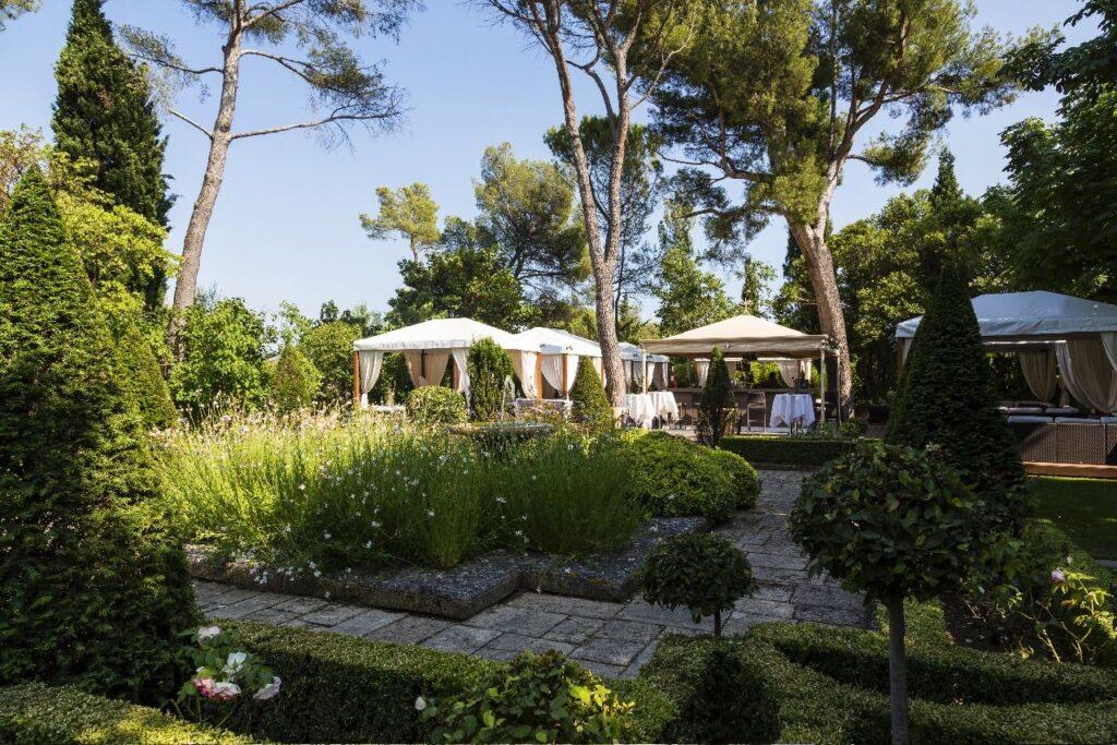 hotel-pigonnet-1lieu1salle-seminaire-jardin.jpg