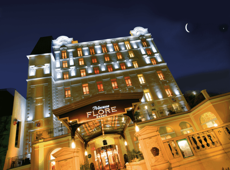 hotel-princesse-flore-1lieu1salle-hotel-restaurant-facade-exterieur.png