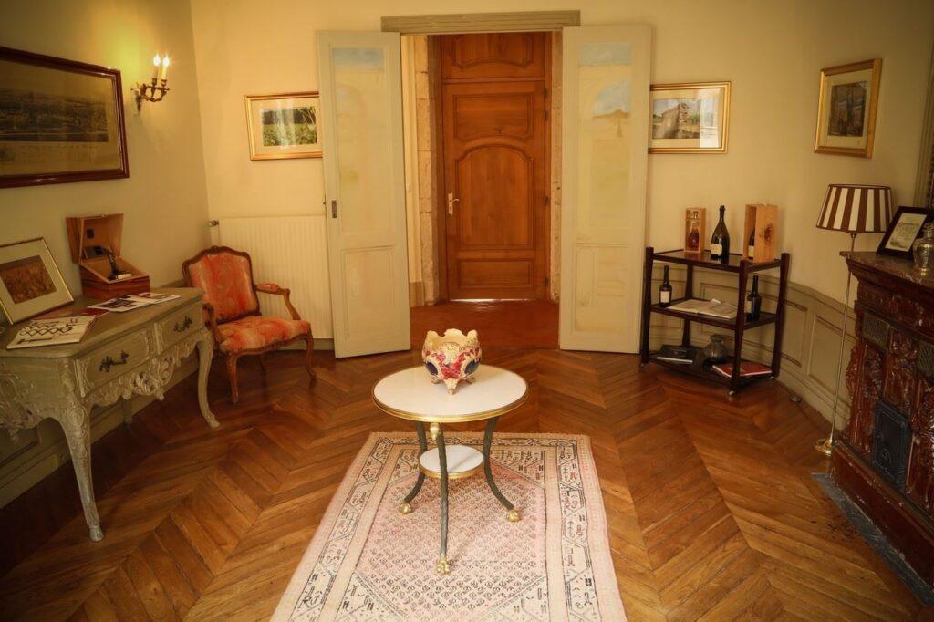 hotel-regnard-1lieu1salle-salon.jpg