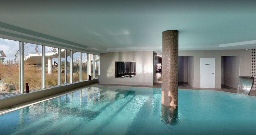 hotel-spa-du-beryl-de-saint-brevin-l-ocean-1lieu1salle-hotel-restaurant-piscine.jpg