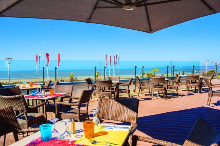 hotel-spa-du-beryl-de-saint-brevin-l-ocean-1lieu1salle-hotel-restaurant-terrasses.jpg